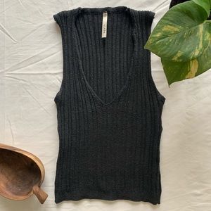 gLARE Knitted V-Neck Pullover Tank, Small